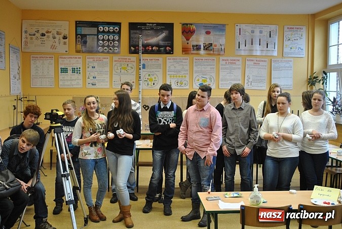 Zdjęcie w galerii na portalu naszraciborz.pl: Mądre Głowy - turniej dla gimnazjalist&oacute;w w Budowlance wiadomości z regionu