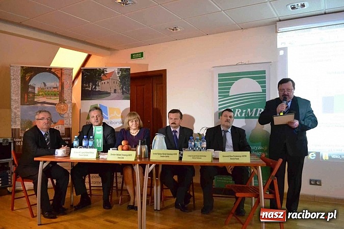 Zdjęcie w galerii na portalu naszraciborz.pl: Wsparcie dla rolnictwa na lata 2014-2020 - spotkanie informacyjne na zamku wiadomości z regionu