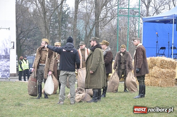 Zdjęcie w galerii na portalu naszraciborz.pl: Odbicie polskich patriotów z rąk bezpieki - raciborska inscenizacja z okazji Narodowego Dnia Pamięci Żołnierzy Wyklętych wiadomości z regionu