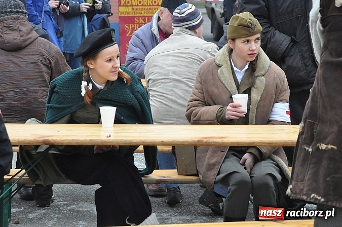 Zdjęcie w galerii na portalu naszraciborz.pl: Odbicie polskich patriotów z rąk bezpieki - raciborska inscenizacja z okazji Narodowego Dnia Pamięci Żołnierzy Wyklętych wiadomości z regionu
