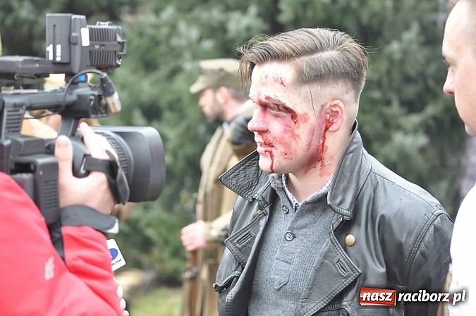 Zdjęcie w galerii na portalu naszraciborz.pl: Odbicie polskich patriotów z rąk bezpieki - raciborska inscenizacja z okazji Narodowego Dnia Pamięci Żołnierzy Wyklętych wiadomości z regionu