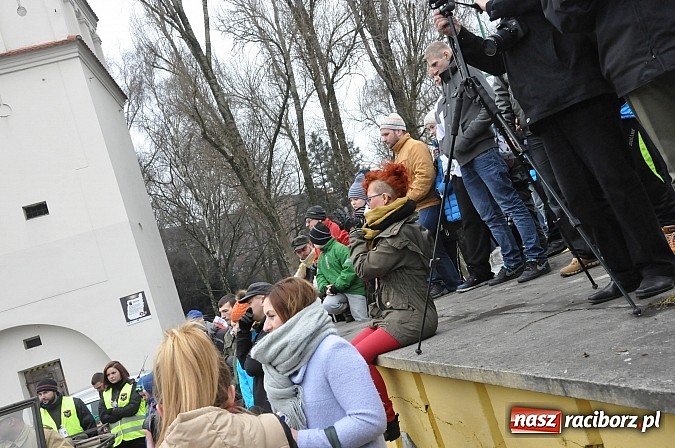 Zdjęcie w galerii na portalu naszraciborz.pl: Odbicie polskich patriotów z rąk bezpieki - raciborska inscenizacja z okazji Narodowego Dnia Pamięci Żołnierzy Wyklętych wiadomości z regionu