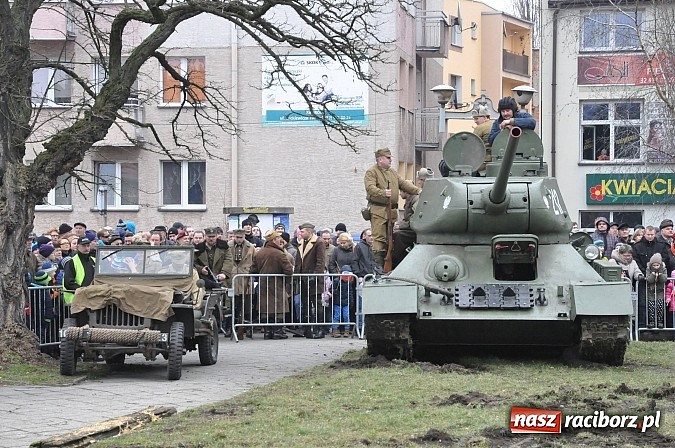 Zdjęcie w galerii na portalu naszraciborz.pl: Odbicie polskich patriotów z rąk bezpieki - raciborska inscenizacja z okazji Narodowego Dnia Pamięci Żołnierzy Wyklętych wiadomości z regionu