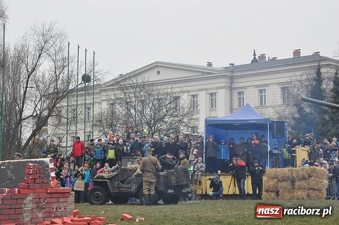 Zdjęcie w galerii na portalu naszraciborz.pl: Odbicie polskich patriotów z rąk bezpieki - raciborska inscenizacja z okazji Narodowego Dnia Pamięci Żołnierzy Wyklętych wiadomości z regionu