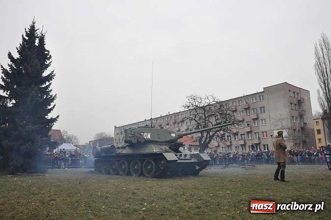 Zdjęcie w galerii na portalu naszraciborz.pl: Odbicie polskich patriotów z rąk bezpieki - raciborska inscenizacja z okazji Narodowego Dnia Pamięci Żołnierzy Wyklętych wiadomości z regionu