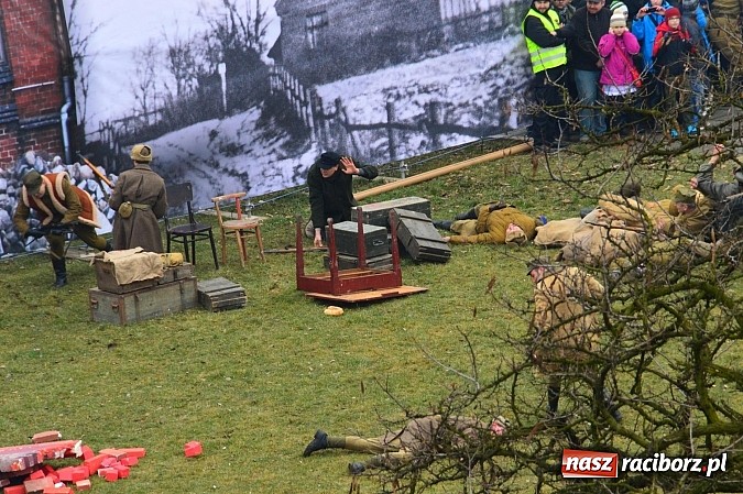 Zdjęcie w galerii na portalu naszraciborz.pl: Odbicie polskich patriotów z rąk bezpieki - raciborska inscenizacja z okazji Narodowego Dnia Pamięci Żołnierzy Wyklętych wiadomości z regionu