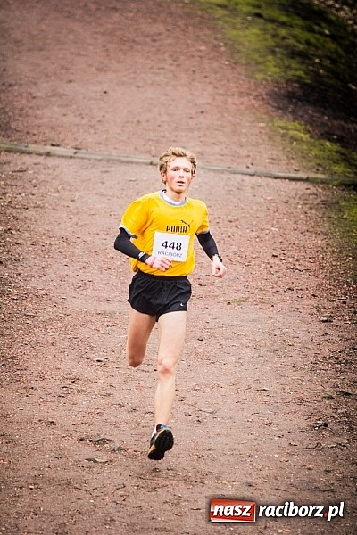 Zdjęcie w galerii na portalu naszraciborz.pl: Ponad dwustu uczestników wystartowało w IV Biegu Twardziela w lesie Obora wiadomości z regionu