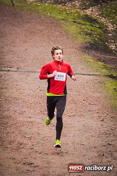 Zdjęcie w galerii na portalu naszraciborz.pl: Ponad dwustu uczestników wystartowało w IV Biegu Twardziela w lesie Obora wiadomości z regionu