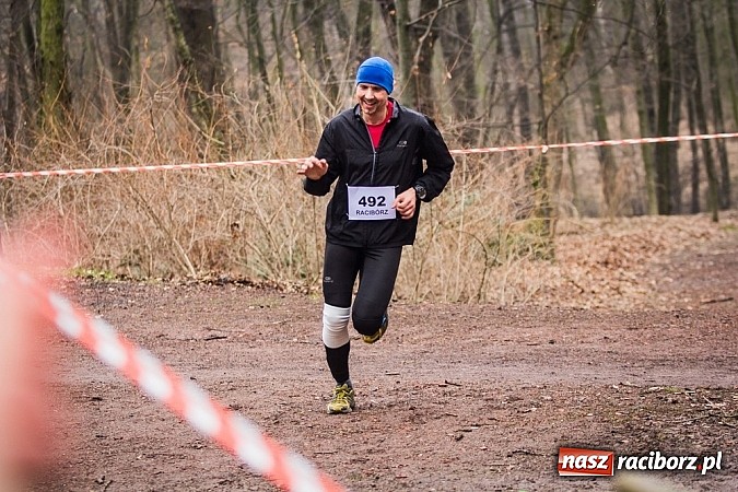 Zdjęcie w galerii na portalu naszraciborz.pl: Ponad dwustu uczestników wystartowało w IV Biegu Twardziela w lesie Obora wiadomości z regionu