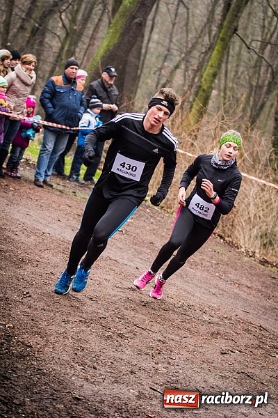 Zdjęcie w galerii na portalu naszraciborz.pl: Ponad dwustu uczestników wystartowało w IV Biegu Twardziela w lesie Obora wiadomości z regionu