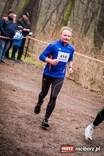 Zdjęcie w galerii na portalu naszraciborz.pl: Ponad dwustu uczestników wystartowało w IV Biegu Twardziela w lesie Obora wiadomości z regionu