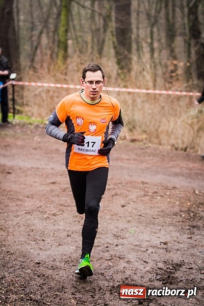 Zdjęcie w galerii na portalu naszraciborz.pl: Ponad dwustu uczestników wystartowało w IV Biegu Twardziela w lesie Obora wiadomości z regionu