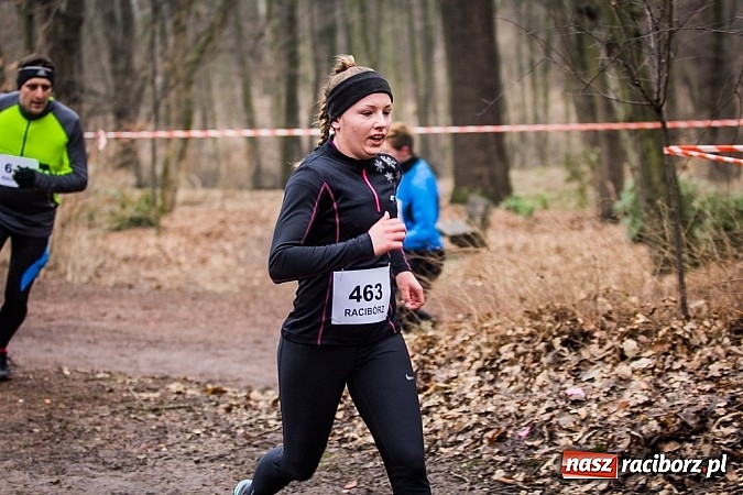 Zdjęcie w galerii na portalu naszraciborz.pl: Ponad dwustu uczestników wystartowało w IV Biegu Twardziela w lesie Obora wiadomości z regionu