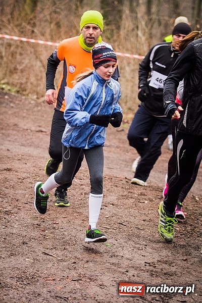 Zdjęcie w galerii na portalu naszraciborz.pl: Ponad dwustu uczestników wystartowało w IV Biegu Twardziela w lesie Obora wiadomości z regionu