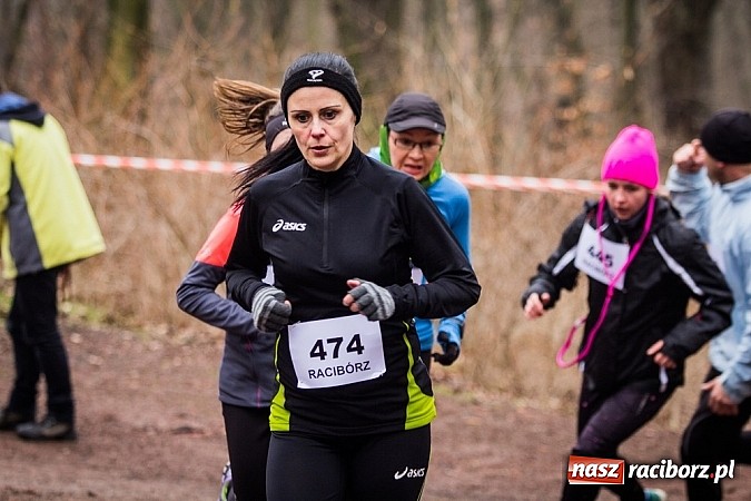 Zdjęcie w galerii na portalu naszraciborz.pl: Ponad dwustu uczestników wystartowało w IV Biegu Twardziela w lesie Obora wiadomości z regionu