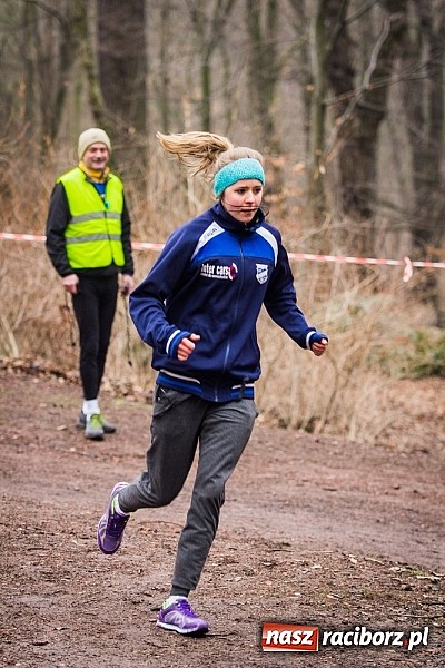 Zdjęcie w galerii na portalu naszraciborz.pl: Ponad dwustu uczestników wystartowało w IV Biegu Twardziela w lesie Obora wiadomości z regionu