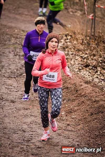Zdjęcie w galerii na portalu naszraciborz.pl: Ponad dwustu uczestników wystartowało w IV Biegu Twardziela w lesie Obora wiadomości z regionu