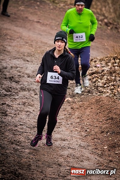 Zdjęcie w galerii na portalu naszraciborz.pl: Ponad dwustu uczestników wystartowało w IV Biegu Twardziela w lesie Obora wiadomości z regionu
