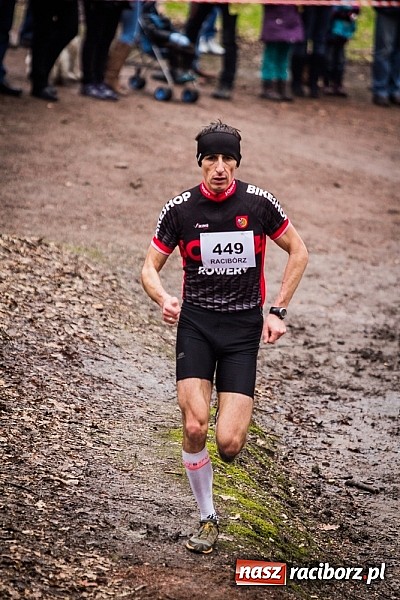 Zdjęcie w galerii na portalu naszraciborz.pl: Ponad dwustu uczestników wystartowało w IV Biegu Twardziela w lesie Obora wiadomości z regionu