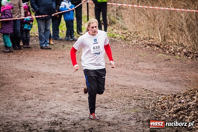 Zdjęcie w galerii na portalu naszraciborz.pl: Ponad dwustu uczestników wystartowało w IV Biegu Twardziela w lesie Obora wiadomości z regionu
