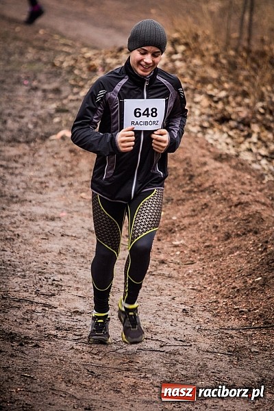 Zdjęcie w galerii na portalu naszraciborz.pl: Ponad dwustu uczestników wystartowało w IV Biegu Twardziela w lesie Obora wiadomości z regionu