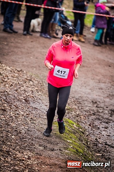 Zdjęcie w galerii na portalu naszraciborz.pl: Ponad dwustu uczestników wystartowało w IV Biegu Twardziela w lesie Obora wiadomości z regionu