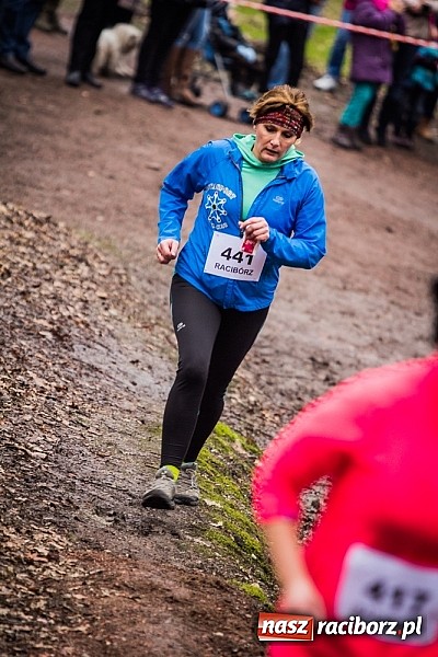Zdjęcie w galerii na portalu naszraciborz.pl: Ponad dwustu uczestników wystartowało w IV Biegu Twardziela w lesie Obora wiadomości z regionu