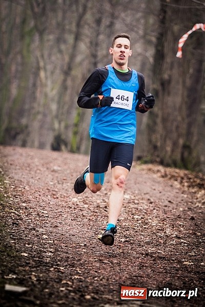 Zdjęcie w galerii na portalu naszraciborz.pl: Ponad dwustu uczestników wystartowało w IV Biegu Twardziela w lesie Obora wiadomości z regionu