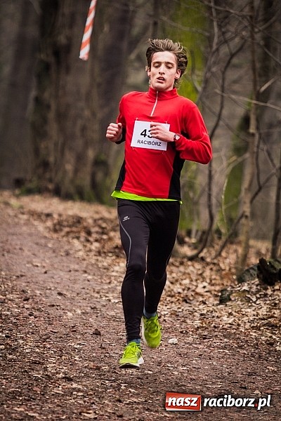 Zdjęcie w galerii na portalu naszraciborz.pl: Ponad dwustu uczestników wystartowało w IV Biegu Twardziela w lesie Obora wiadomości z regionu