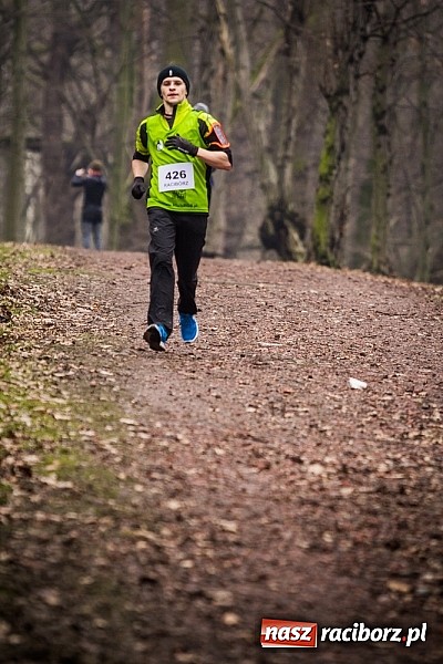Zdjęcie w galerii na portalu naszraciborz.pl: Ponad dwustu uczestników wystartowało w IV Biegu Twardziela w lesie Obora wiadomości z regionu