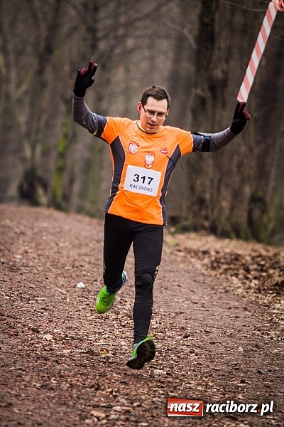 Zdjęcie w galerii na portalu naszraciborz.pl: Ponad dwustu uczestników wystartowało w IV Biegu Twardziela w lesie Obora wiadomości z regionu