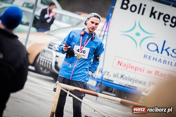 Zdjęcie w galerii na portalu naszraciborz.pl: Ponad dwustu uczestników wystartowało w IV Biegu Twardziela w lesie Obora wiadomości z regionu