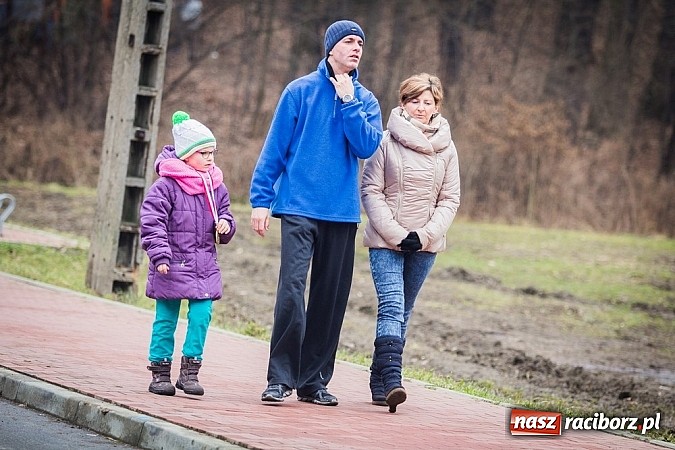 Zdjęcie w galerii na portalu naszraciborz.pl: Ponad dwustu uczestników wystartowało w IV Biegu Twardziela w lesie Obora wiadomości z regionu