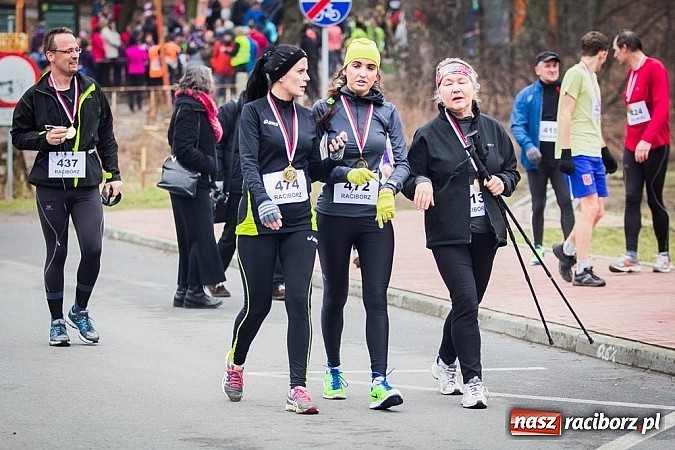 Zdjęcie w galerii na portalu naszraciborz.pl: Ponad dwustu uczestników wystartowało w IV Biegu Twardziela w lesie Obora wiadomości z regionu