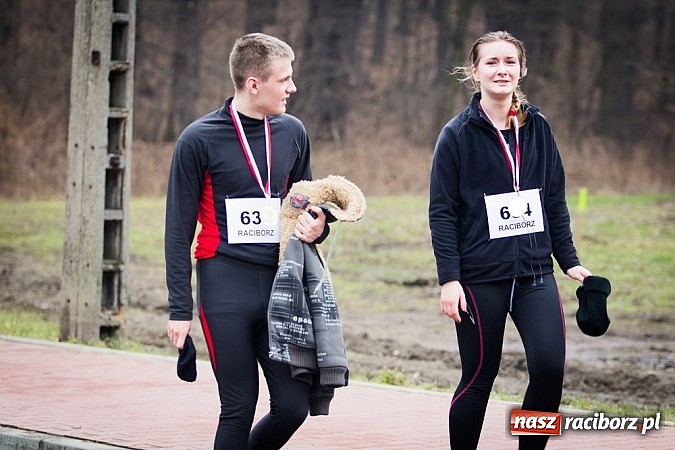 Zdjęcie w galerii na portalu naszraciborz.pl: Ponad dwustu uczestników wystartowało w IV Biegu Twardziela w lesie Obora wiadomości z regionu
