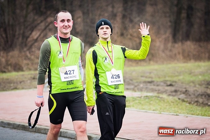 Zdjęcie w galerii na portalu naszraciborz.pl: Ponad dwustu uczestników wystartowało w IV Biegu Twardziela w lesie Obora wiadomości z regionu