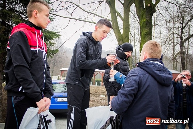 Zdjęcie w galerii na portalu naszraciborz.pl: Ponad dwustu uczestników wystartowało w IV Biegu Twardziela w lesie Obora wiadomości z regionu