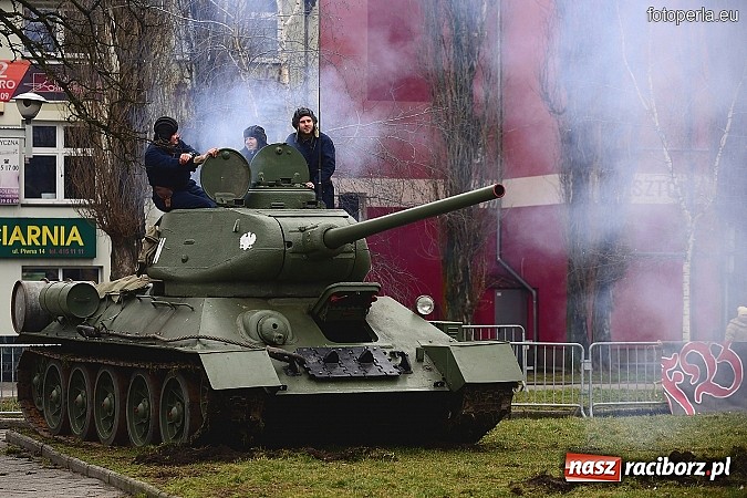 Zdjęcie w galerii na portalu naszraciborz.pl: Odbicie więźnia z rąk UB - fotoreportaż z inscenizacji z okazji Dnia Żołnierzy Wyklętych wiadomości z regionu