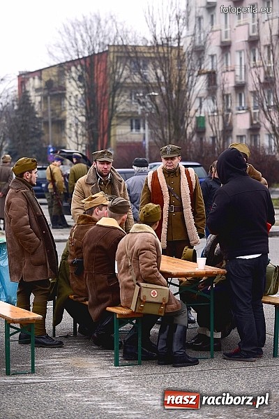 Zdjęcie w galerii na portalu naszraciborz.pl: Odbicie więźnia z rąk UB - fotoreportaż z inscenizacji z okazji Dnia Żołnierzy Wyklętych wiadomości z regionu
