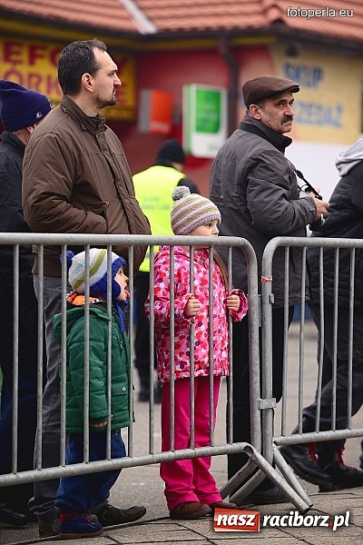 Zdjęcie w galerii na portalu naszraciborz.pl: Odbicie więźnia z rąk UB - fotoreportaż z inscenizacji z okazji Dnia Żołnierzy Wyklętych wiadomości z regionu
