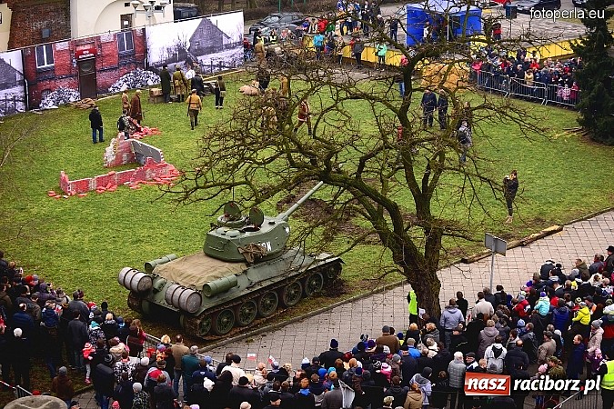 Zdjęcie w galerii na portalu naszraciborz.pl: Odbicie więźnia z rąk UB - fotoreportaż z inscenizacji z okazji Dnia Żołnierzy Wyklętych wiadomości z regionu