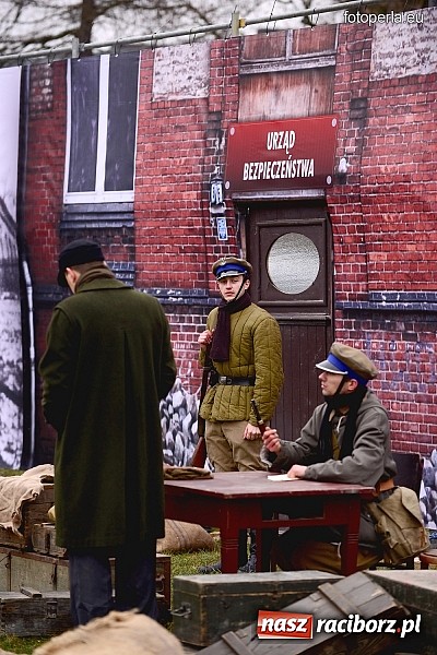 Zdjęcie w galerii na portalu naszraciborz.pl: Odbicie więźnia z rąk UB - fotoreportaż z inscenizacji z okazji Dnia Żołnierzy Wyklętych wiadomości z regionu