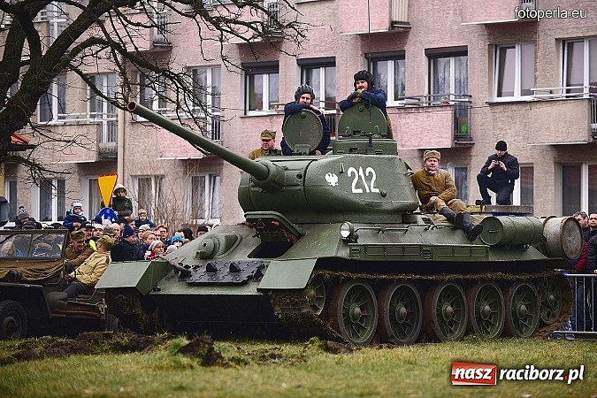 Zdjęcie w galerii na portalu naszraciborz.pl: Odbicie więźnia z rąk UB - fotoreportaż z inscenizacji z okazji Dnia Żołnierzy Wyklętych wiadomości z regionu