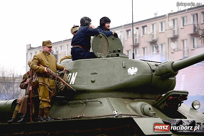 Zdjęcie w galerii na portalu naszraciborz.pl: Odbicie więźnia z rąk UB - fotoreportaż z inscenizacji z okazji Dnia Żołnierzy Wyklętych wiadomości z regionu