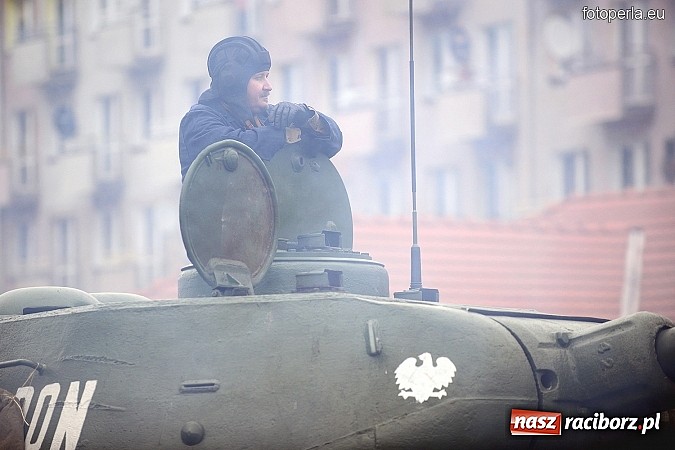 Zdjęcie w galerii na portalu naszraciborz.pl: Odbicie więźnia z rąk UB - fotoreportaż z inscenizacji z okazji Dnia Żołnierzy Wyklętych wiadomości z regionu