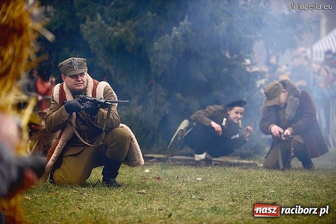 Zdjęcie w galerii na portalu naszraciborz.pl: Odbicie więźnia z rąk UB - fotoreportaż z inscenizacji z okazji Dnia Żołnierzy Wyklętych wiadomości z regionu