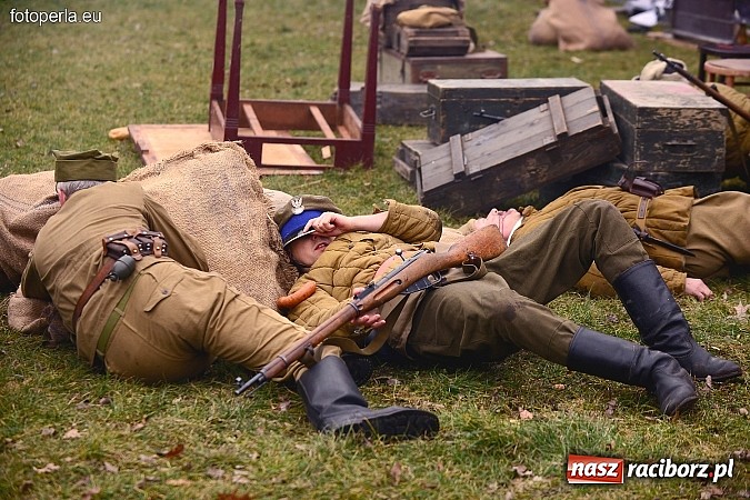 Zdjęcie w galerii na portalu naszraciborz.pl: Odbicie więźnia z rąk UB - fotoreportaż z inscenizacji z okazji Dnia Żołnierzy Wyklętych wiadomości z regionu
