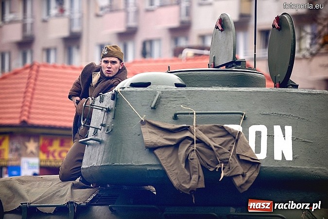 Zdjęcie w galerii na portalu naszraciborz.pl: Odbicie więźnia z rąk UB - fotoreportaż z inscenizacji z okazji Dnia Żołnierzy Wyklętych wiadomości z regionu