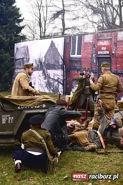 Zdjęcie w galerii na portalu naszraciborz.pl: Odbicie więźnia z rąk UB - fotoreportaż z inscenizacji z okazji Dnia Żołnierzy Wyklętych wiadomości z regionu