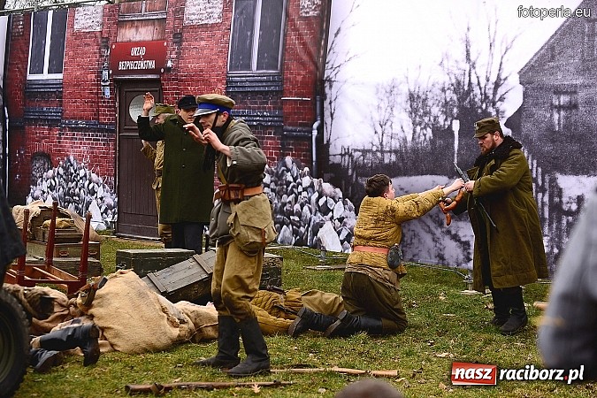 Zdjęcie w galerii na portalu naszraciborz.pl: Odbicie więźnia z rąk UB - fotoreportaż z inscenizacji z okazji Dnia Żołnierzy Wyklętych wiadomości z regionu